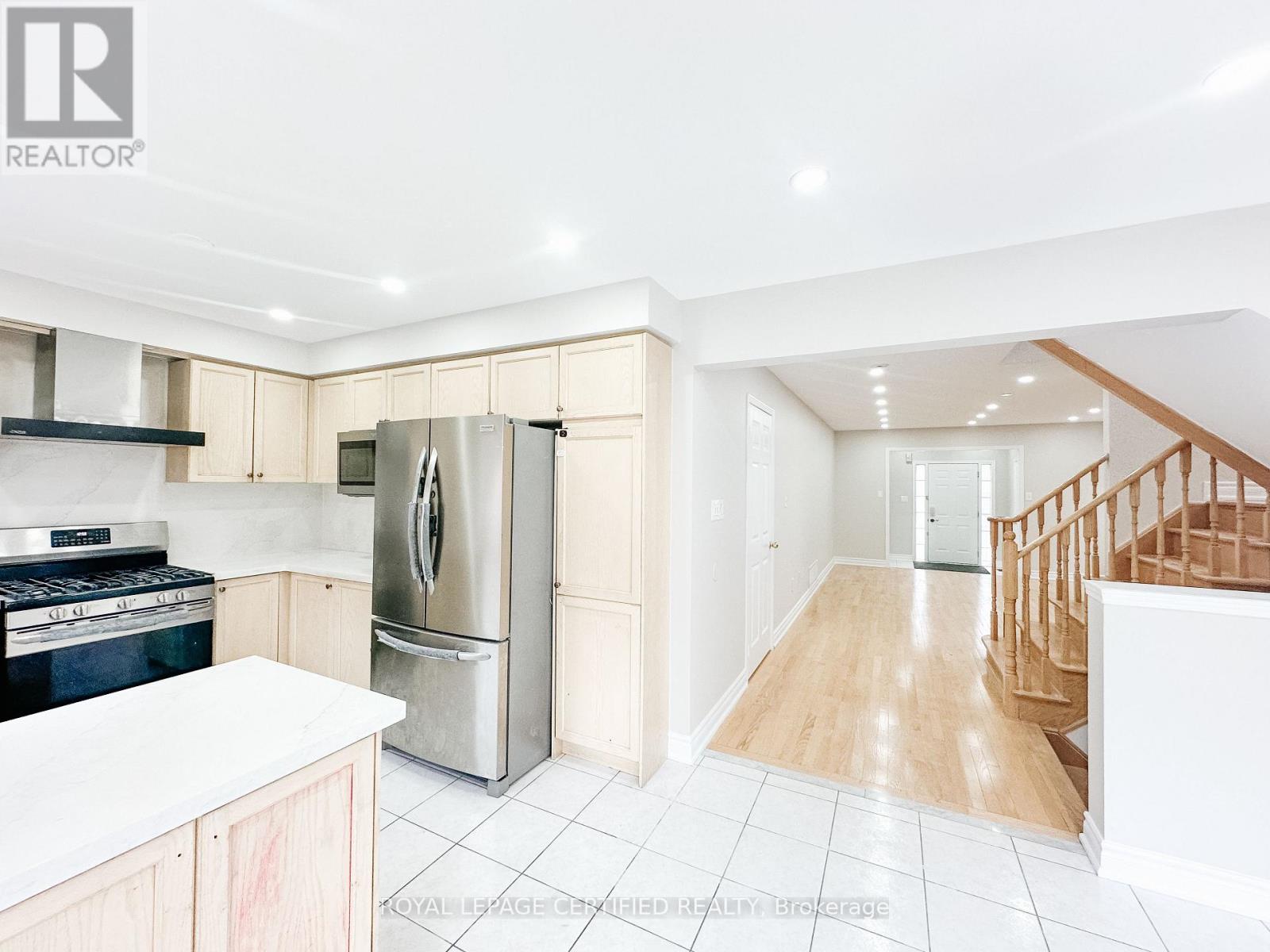 30 Lucerne Drive, Vaughan, Ontario  L4H 2Y2 - Photo 14 - N12568044