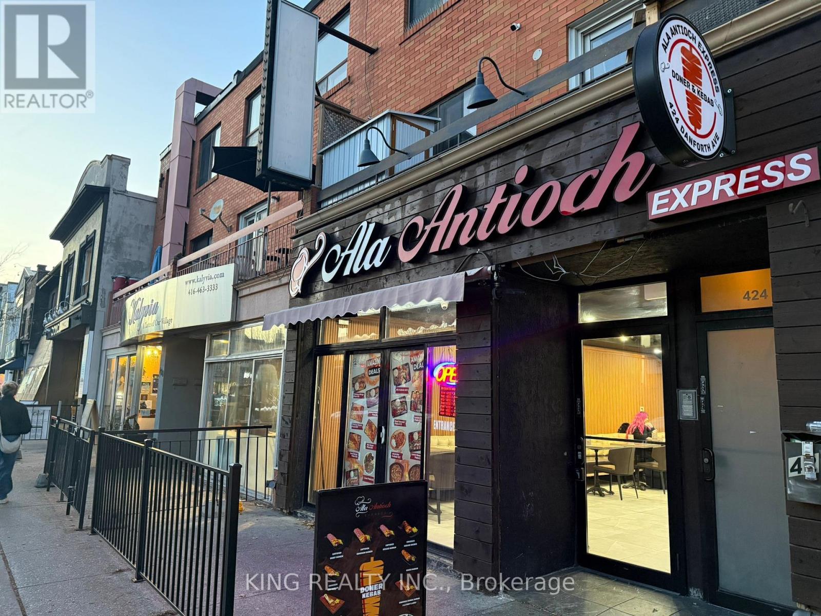 424 Danforth Avenue, Toronto, Ontario  M4K 1P3 - Photo 10 - E12568250