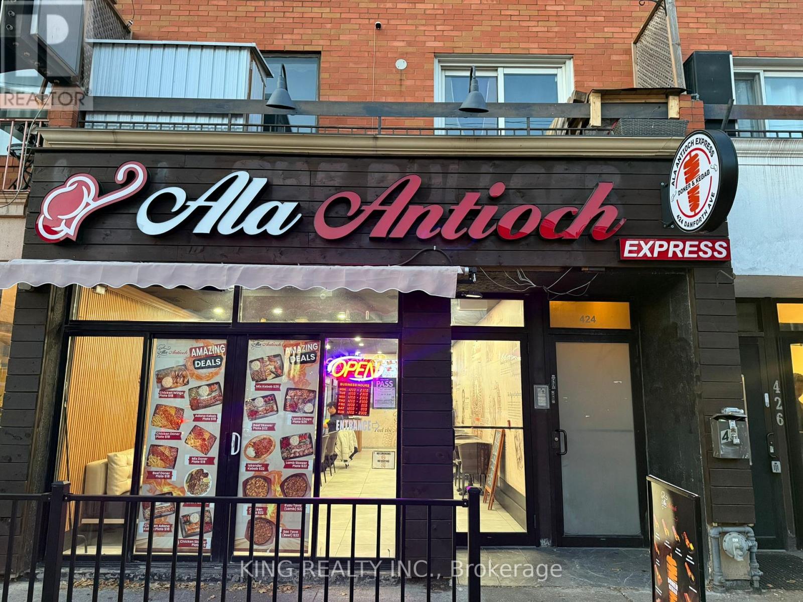 424 Danforth Avenue, Toronto, Ontario  M4K 1P3 - Photo 2 - E12568250