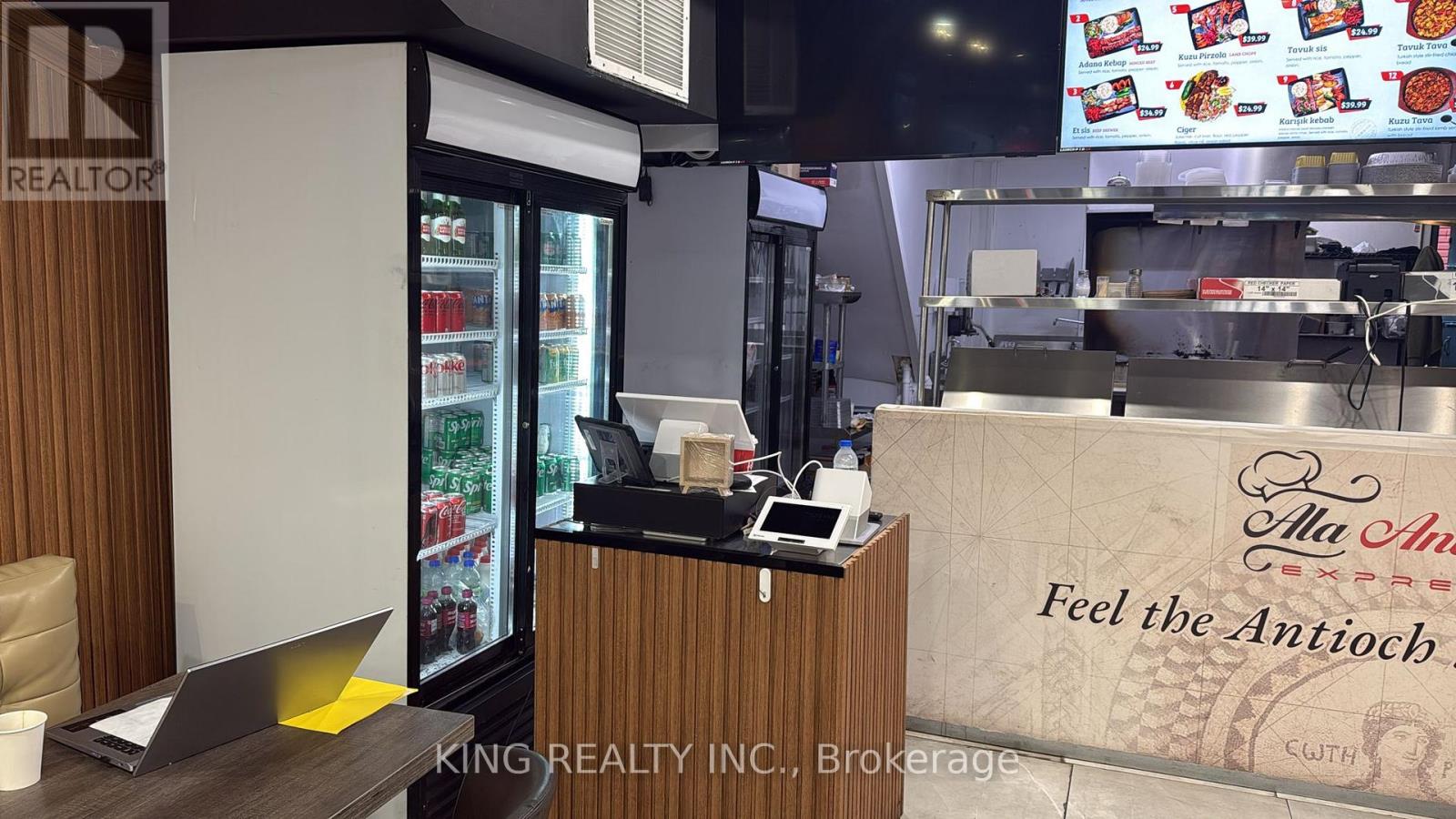 424 Danforth Avenue, Toronto, Ontario  M4K 1P3 - Photo 5 - E12568250