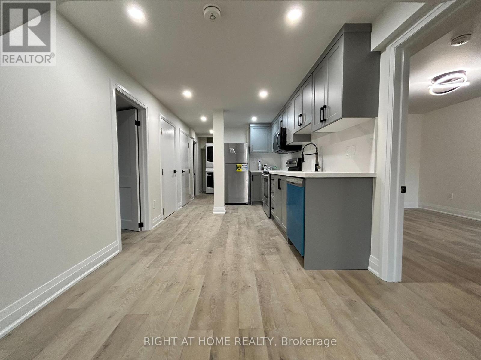 844 Crowells Street, Oshawa, Ontario  L1K 1X3 - Photo 4 - E12568262