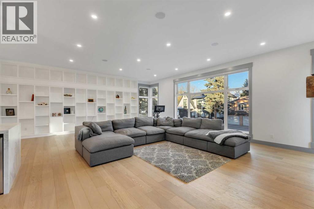 30 Roselawn Crescent Nw, Calgary, Alberta  T2K 1K6 - Photo 10 - A2269817