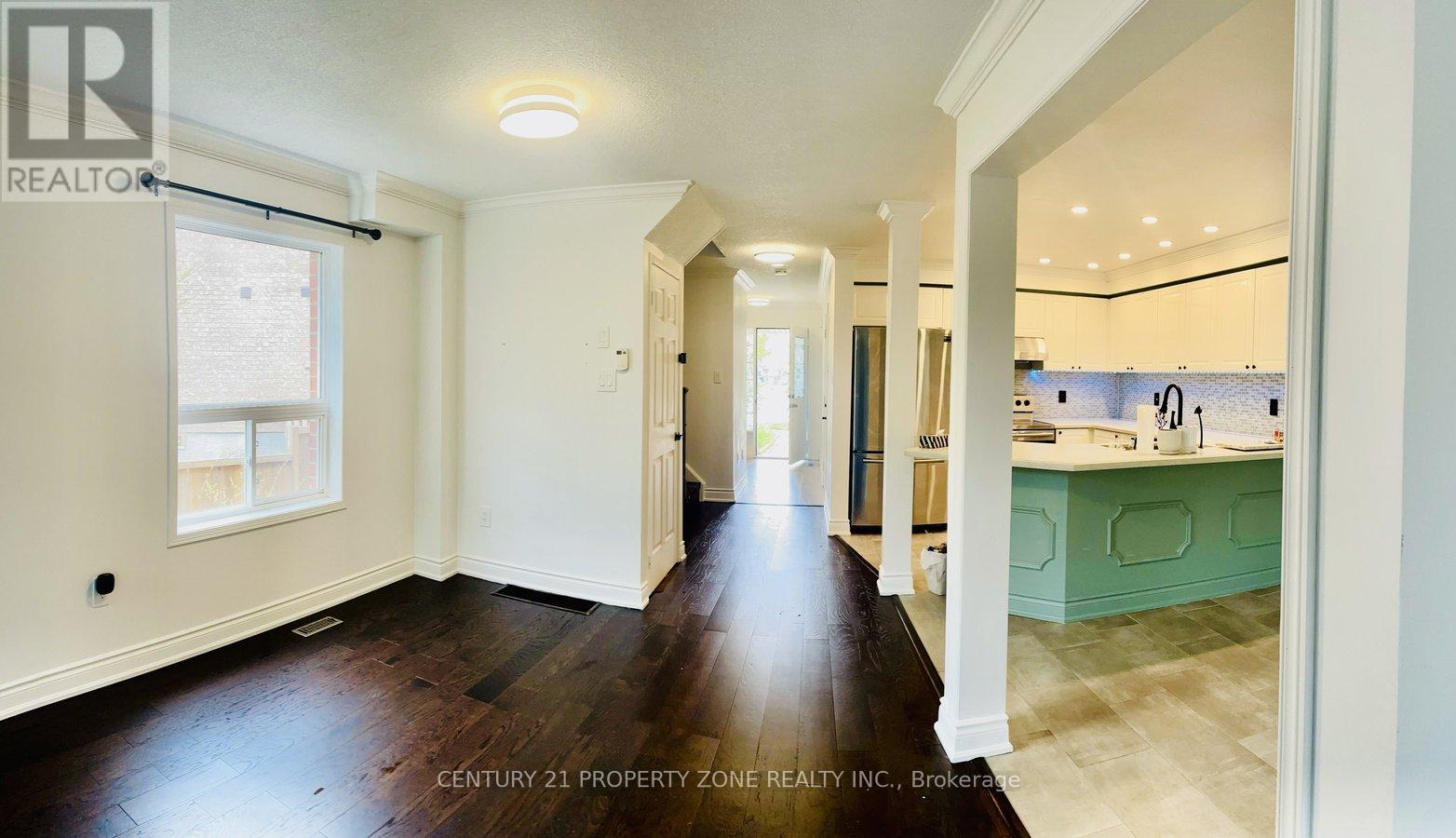 58 Long Point Drive, Richmond Hill, Ontario  L4E 3Z8 - Photo 5 - N12568266