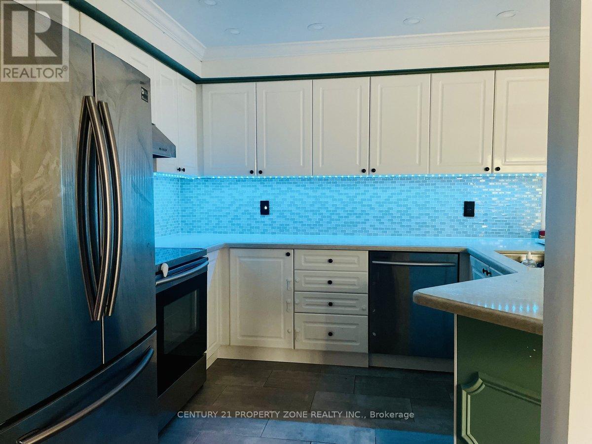 58 Long Point Drive, Richmond Hill, Ontario  L4E 3Z8 - Photo 9 - N12568266