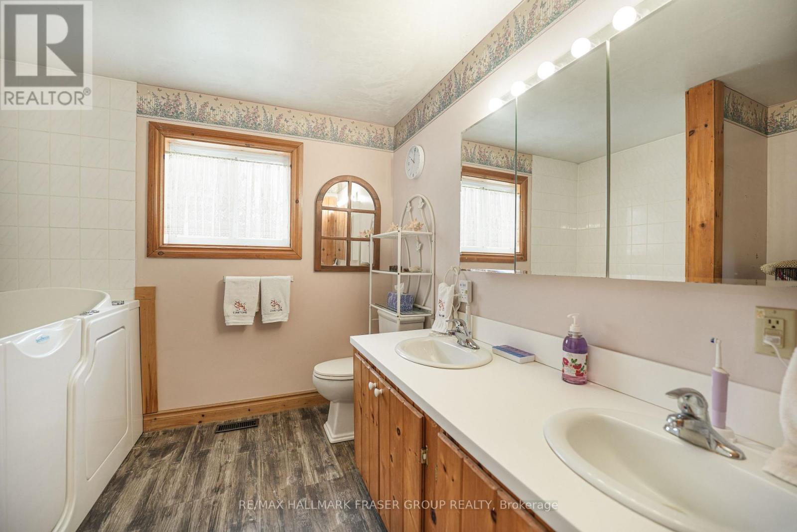 10246 Old Shiloh Road, Georgina, Ontario  L0E 1N0 - Photo 17 - N12568270