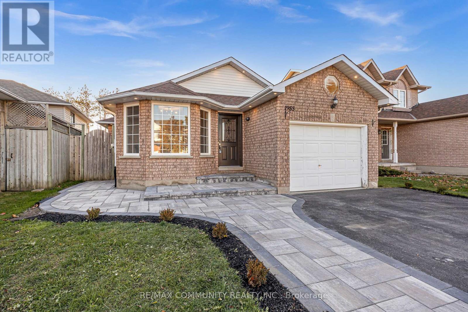 1955 DALHOUSIE CRESCENT, Oshawa, Ontario