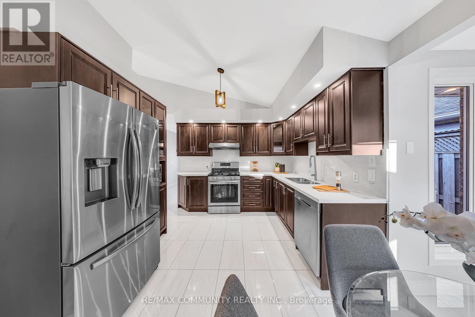 1955 Dalhousie Crescent, Oshawa, Ontario  L1G 8C3 - Photo 12 - E12564886