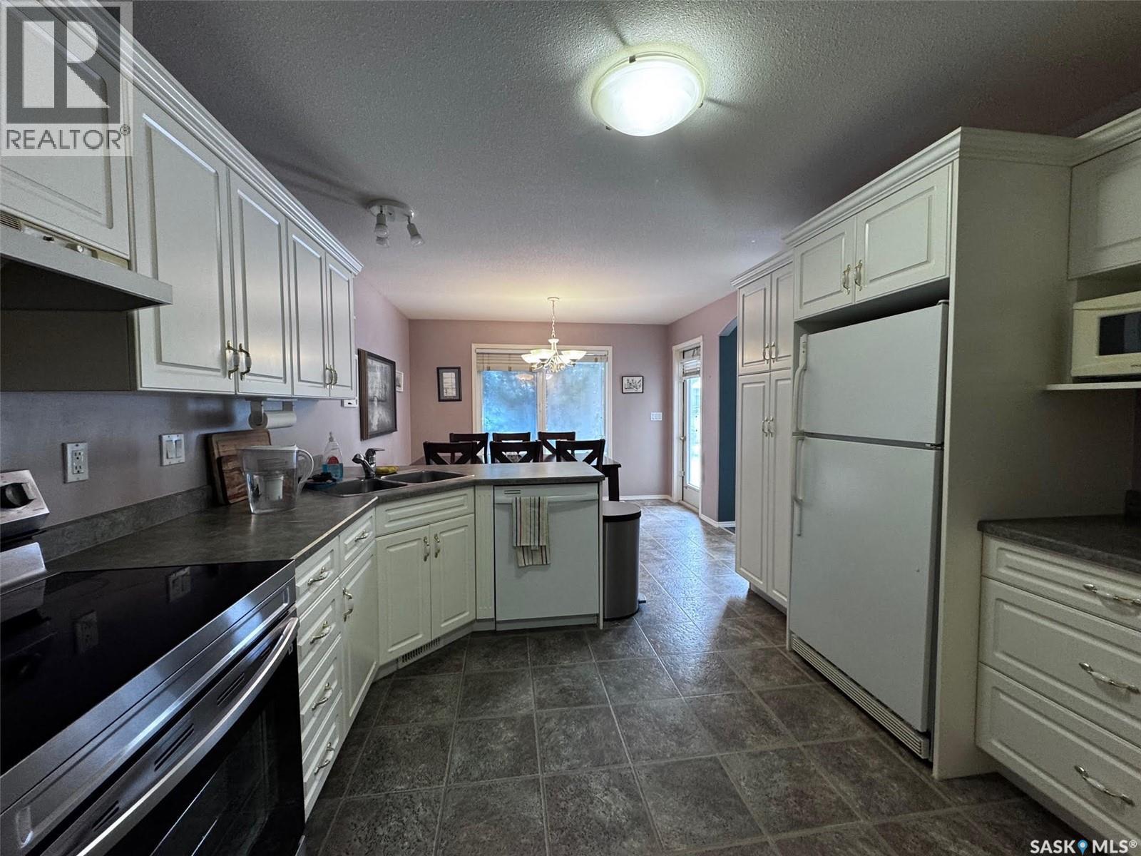 611 Le May Court, Saskatoon, Saskatchewan  S7S 1L2 - Photo 11 - SK024450