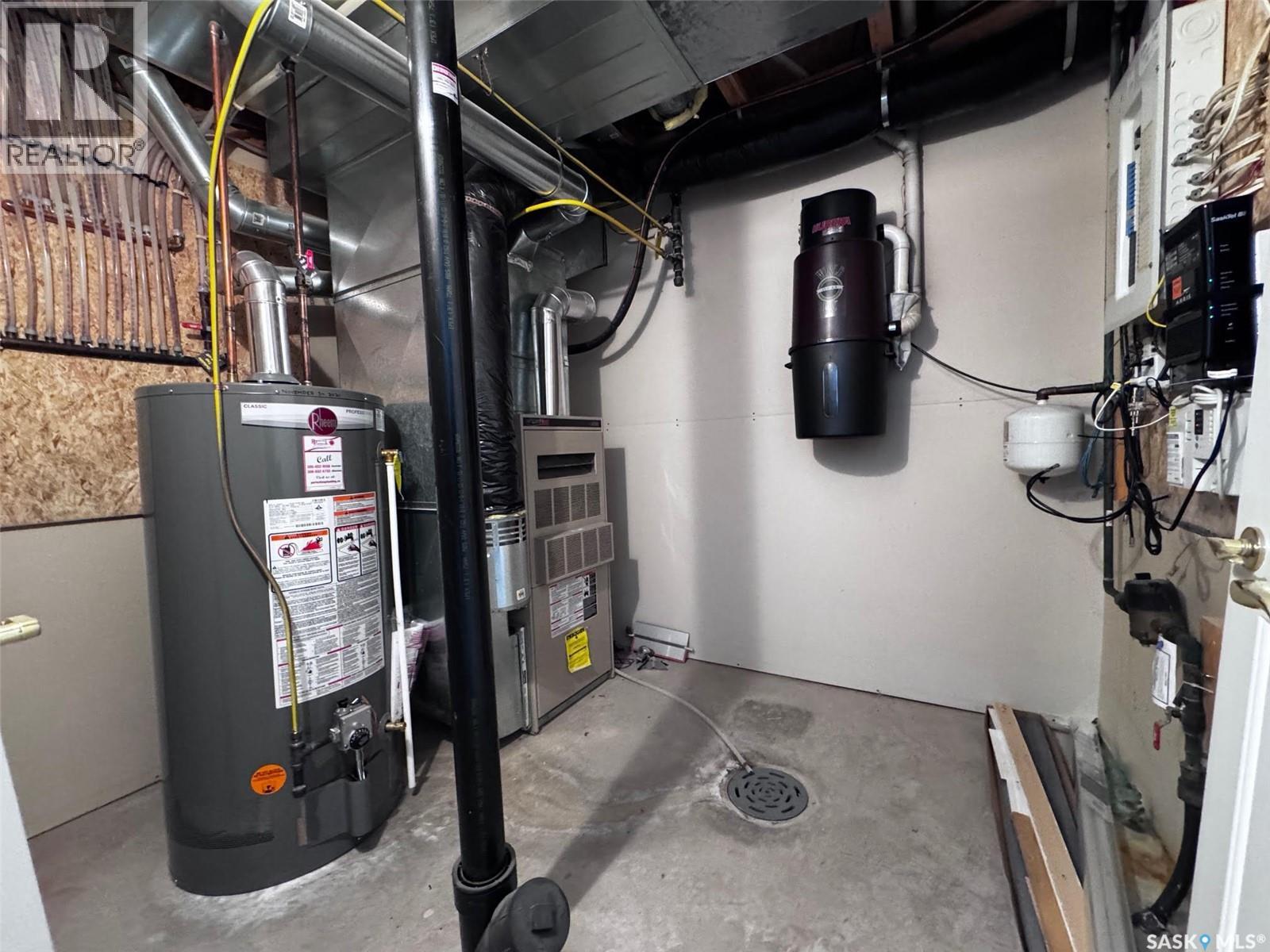 611 Le May Court, Saskatoon, Saskatchewan  S7S 1L2 - Photo 50 - SK024450