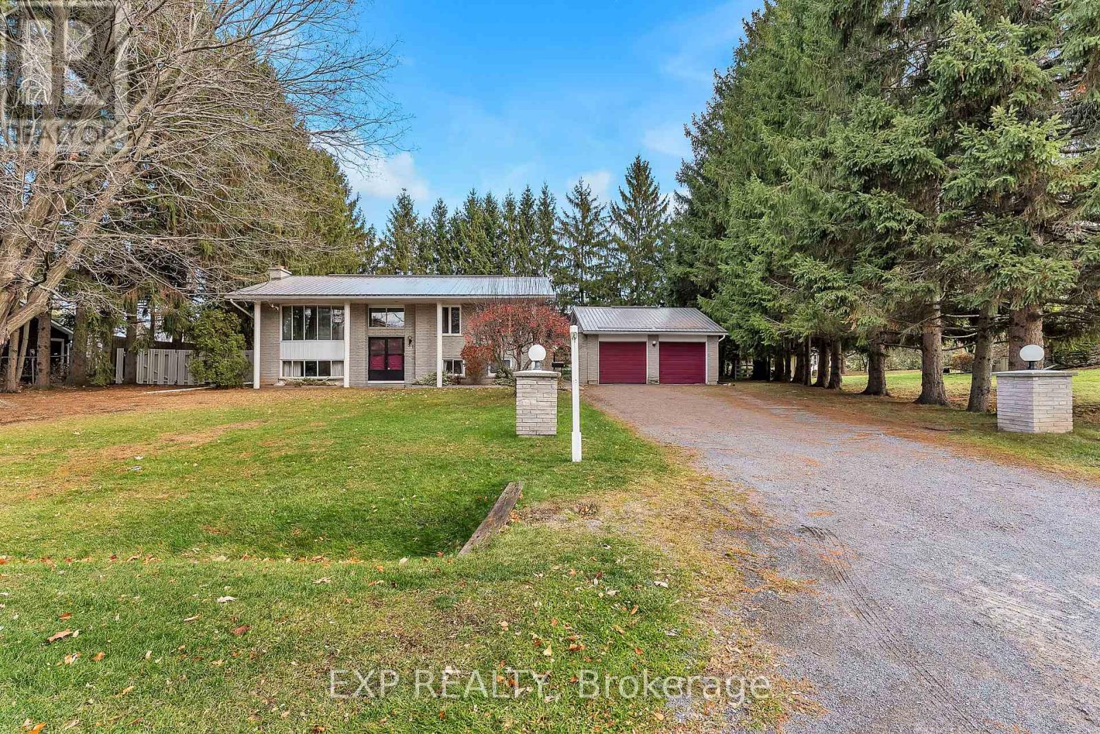 31 Southcrest Drive, Greater Napanee (Greater Napanee), Ontario  K7R 3J9 - Photo 2 - X12449146