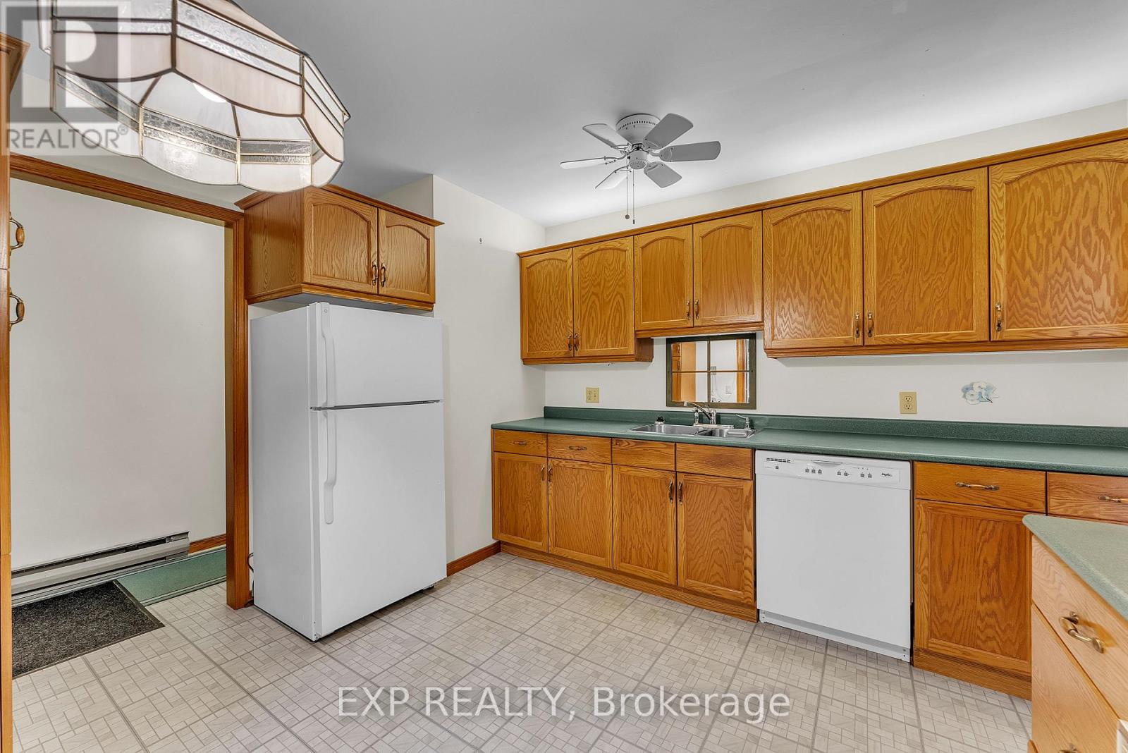 31 Southcrest Drive, Greater Napanee (Greater Napanee), Ontario  K7R 3J9 - Photo 13 - X12449146