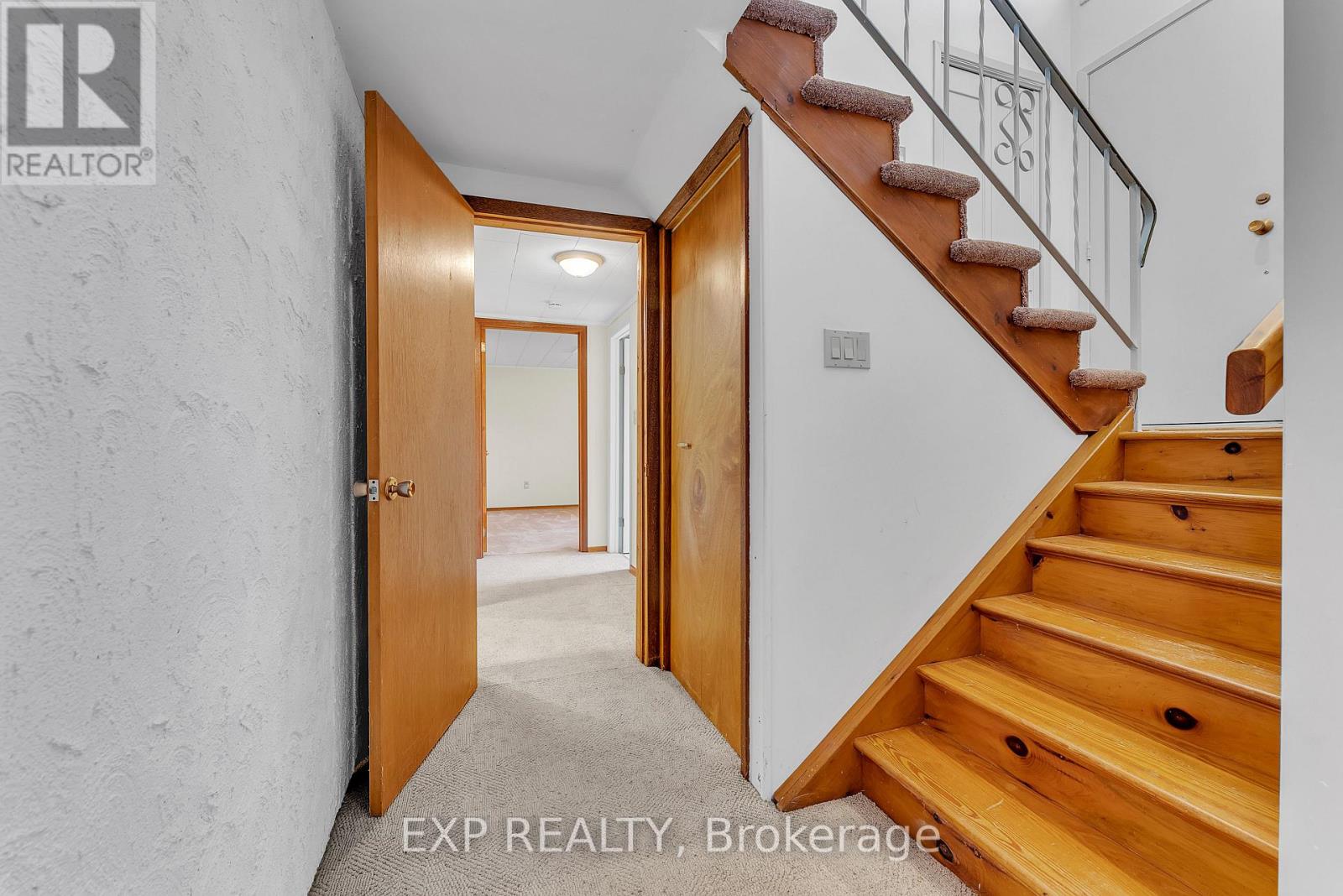 31 Southcrest Drive, Greater Napanee (Greater Napanee), Ontario  K7R 3J9 - Photo 21 - X12449146