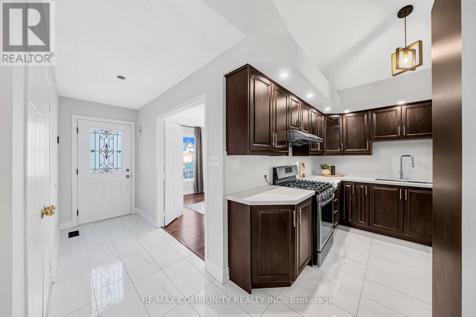 1955 Dalhousie Crescent, Oshawa, Ontario  L1G 8C3 - Photo 6 - E12564886