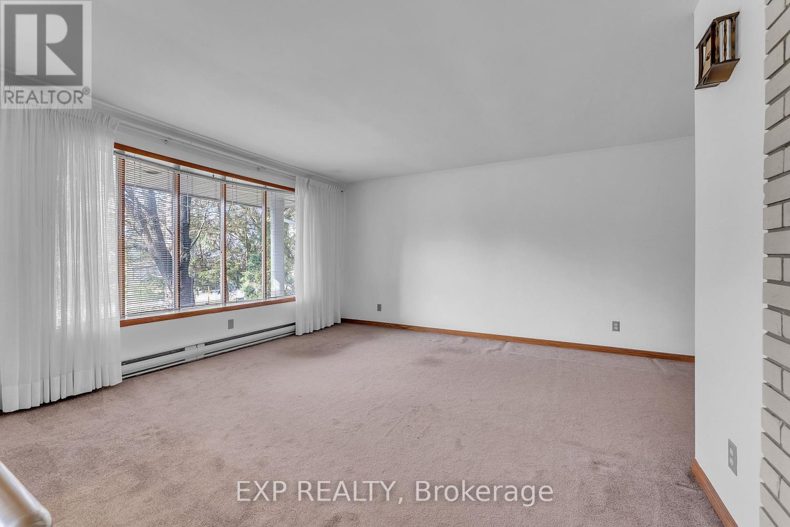 31 Southcrest Drive, Greater Napanee (Greater Napanee), Ontario  K7R 3J9 - Photo 7 - X12449146