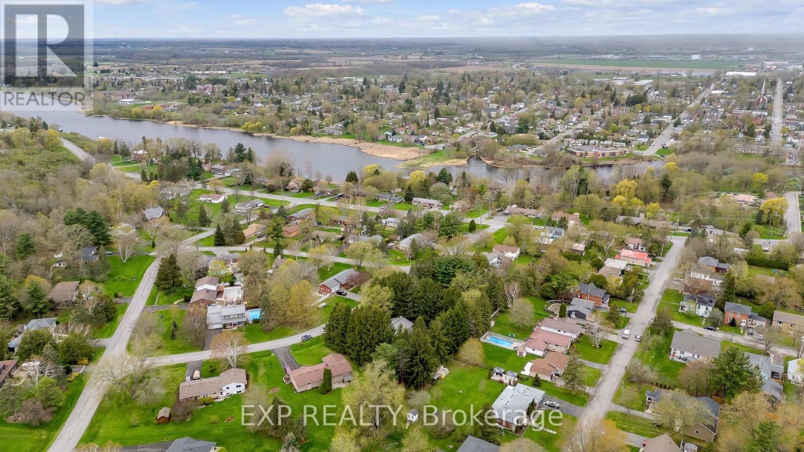 31 Southcrest Drive, Greater Napanee (Greater Napanee), Ontario  K7R 3J9 - Photo 42 - X12449146