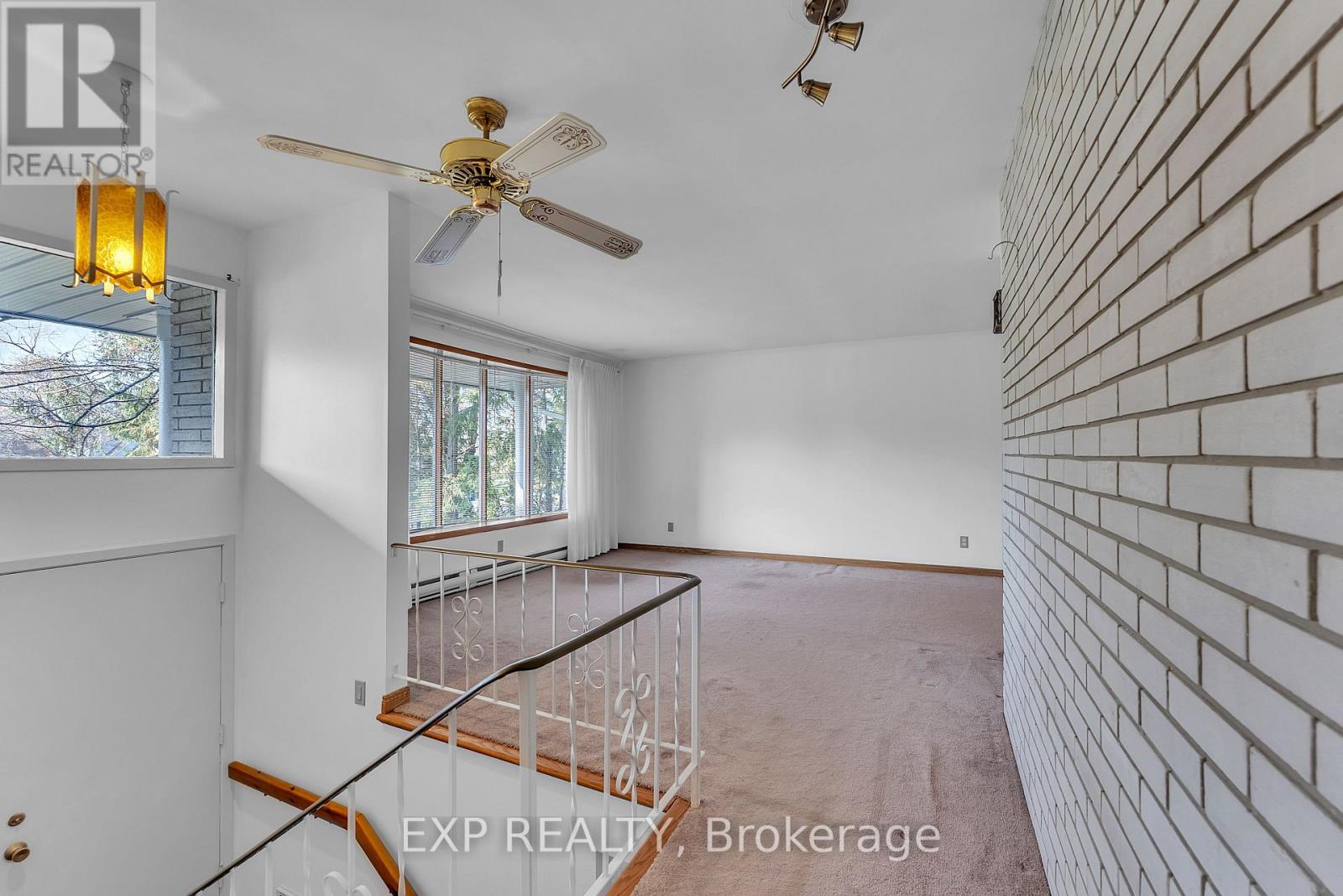 31 Southcrest Drive, Greater Napanee (Greater Napanee), Ontario  K7R 3J9 - Photo 5 - X12449146