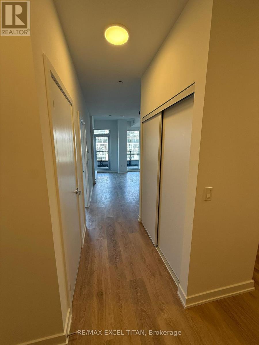 621 - 1037 The Queensway Street N, Toronto, Ontario  M8Z 6C7 - Photo 2 - W12568238