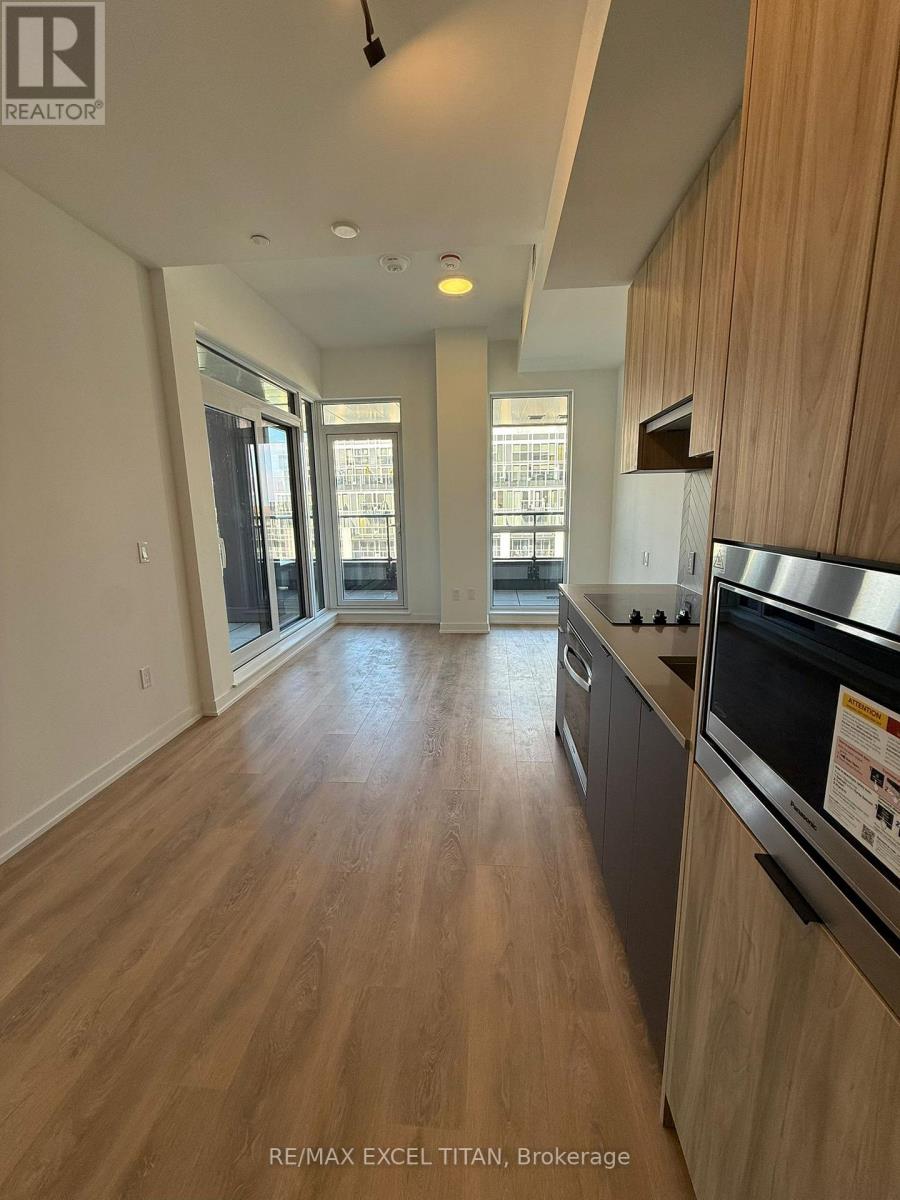 621 - 1037 The Queensway Street N, Toronto, Ontario  M8Z 6C7 - Photo 8 - W12568238