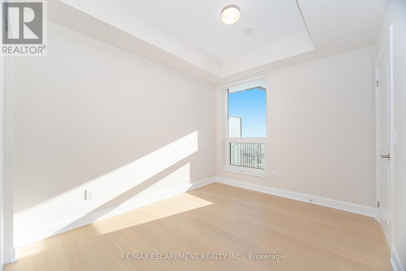 1901 - 3240 William Coltson Avenue, Oakville, Ontario  L6H 8C8 - Photo 13 - W12568252