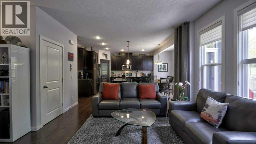 244 Heritage Bay, Cochrane, Alberta  T4C 0L3 - Photo 6 - A2235147