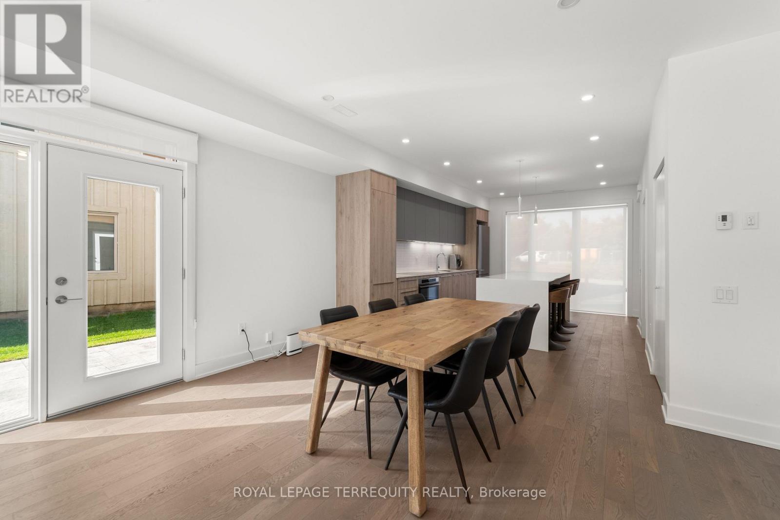 43 Rockmount Crescent, Gravenhurst, Ontario  P1P 0A6 - Photo 7 - X12568220