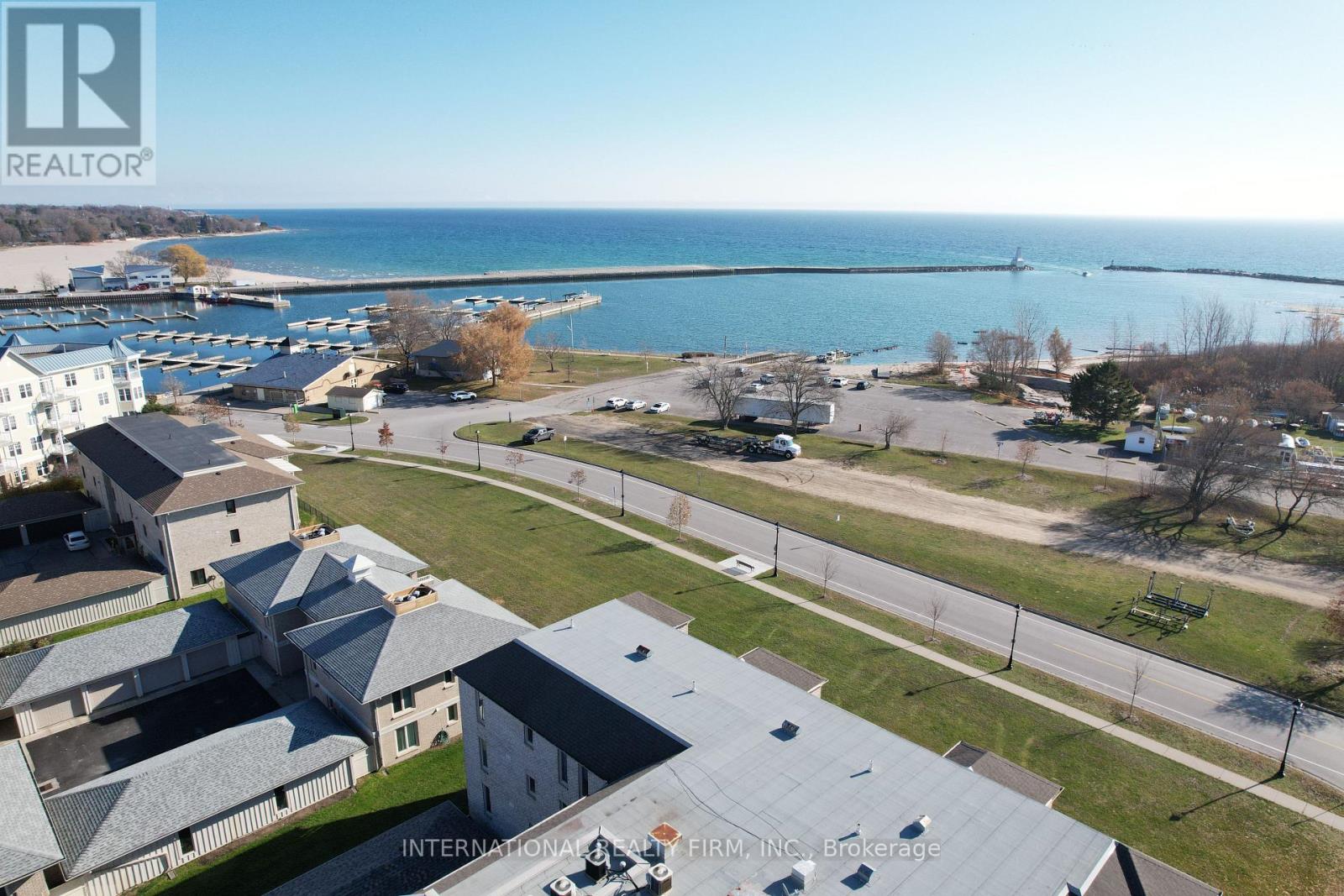 203 - 138 Hibernia Street, Cobourg, Ontario K9A 3J8 - Photo 4 - X12568232