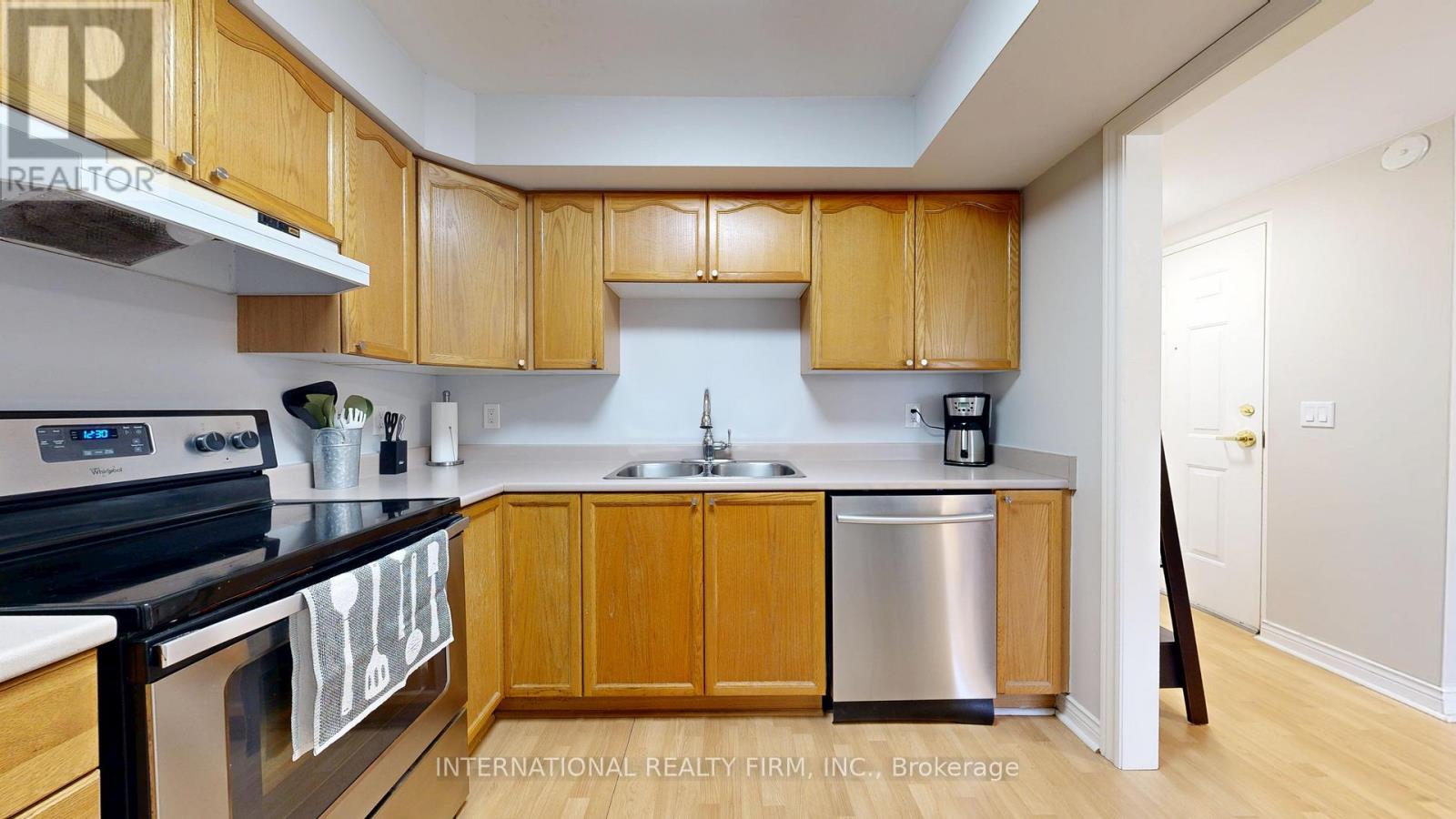 203 - 138 Hibernia Street, Cobourg, Ontario K9A 3J8 - Photo 6 - X12568232