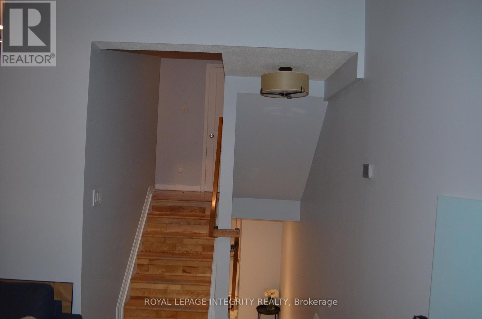 104 Esterlawn Private, Ottawa, Ontario  K2A 4B5 - Photo 11 - X12568278