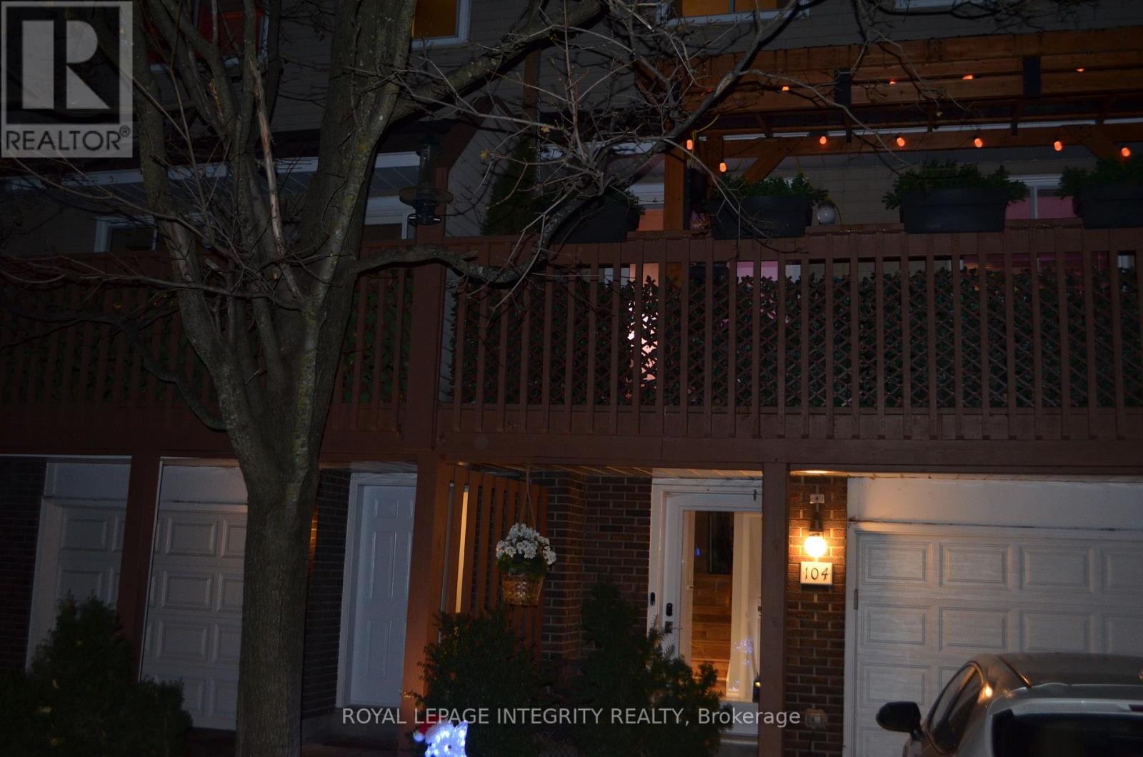 104 Esterlawn Private, Ottawa, Ontario  K2A 4B5 - Photo 3 - X12568278