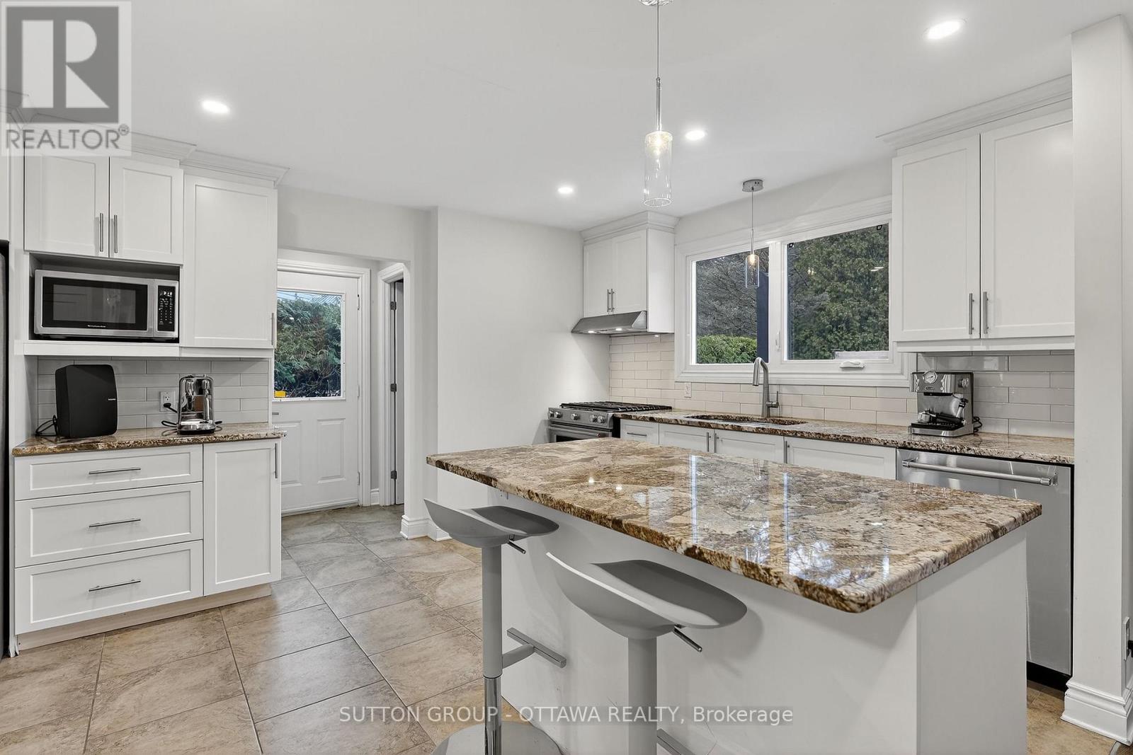 25 Southpark Drive, Ottawa, Ontario  K1B 3B8 - Photo 11 - X12568334