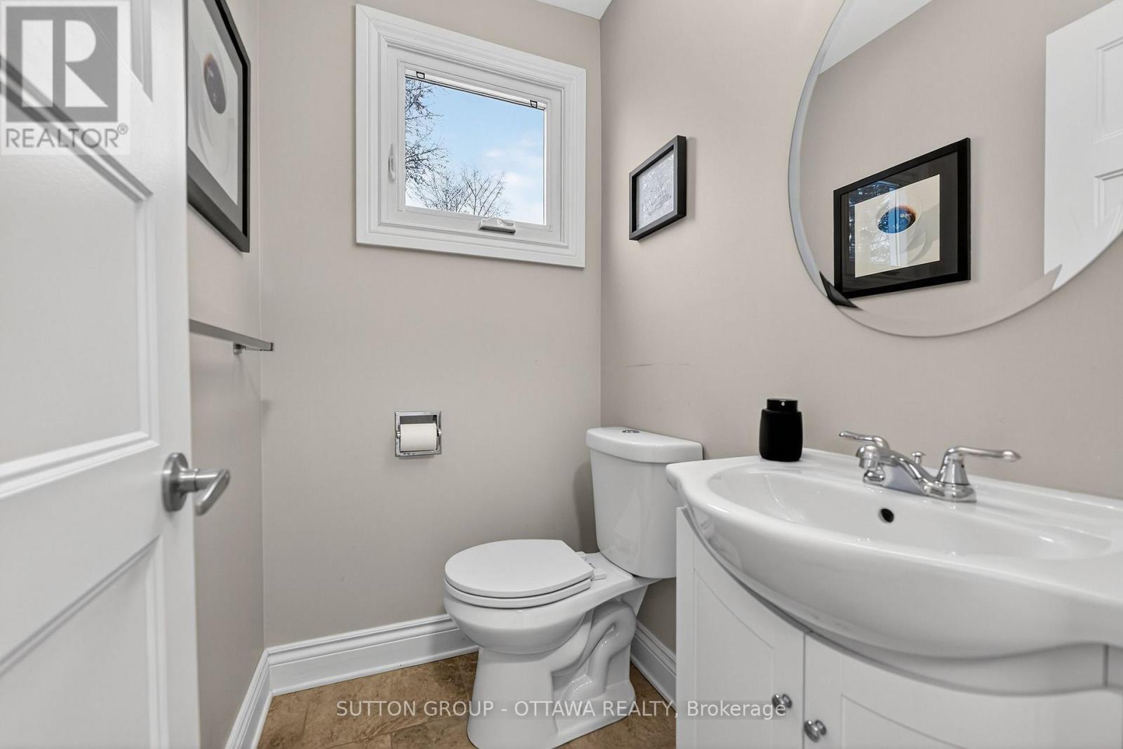 25 Southpark Drive, Ottawa, Ontario  K1B 3B8 - Photo 15 - X12568334