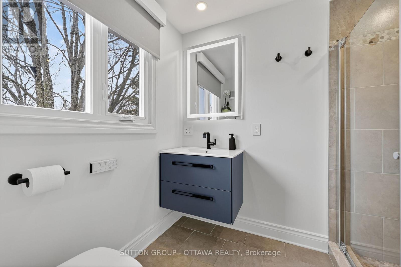 25 Southpark Drive, Ottawa, Ontario  K1B 3B8 - Photo 23 - X12568334