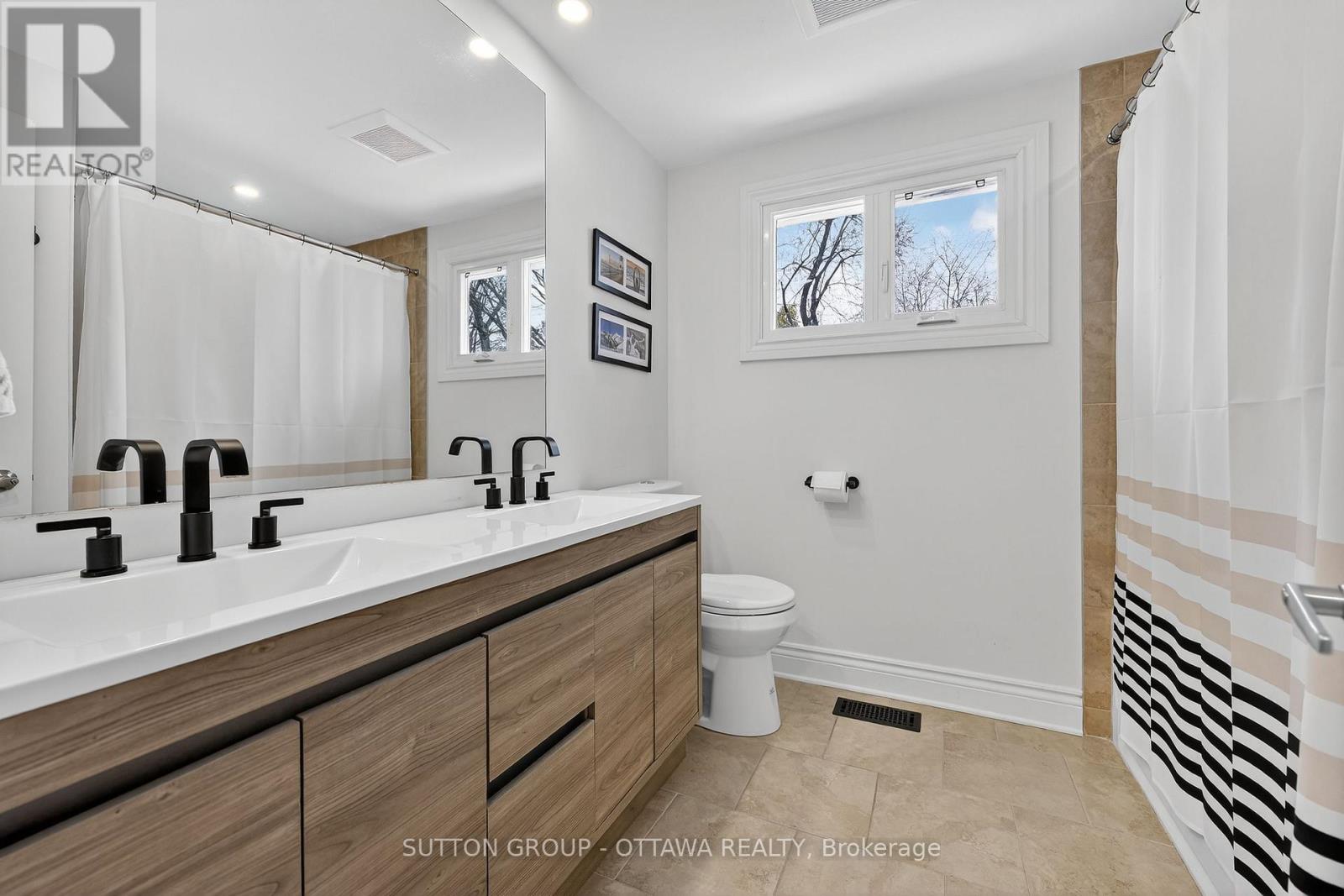 25 Southpark Drive, Ottawa, Ontario  K1B 3B8 - Photo 28 - X12568334