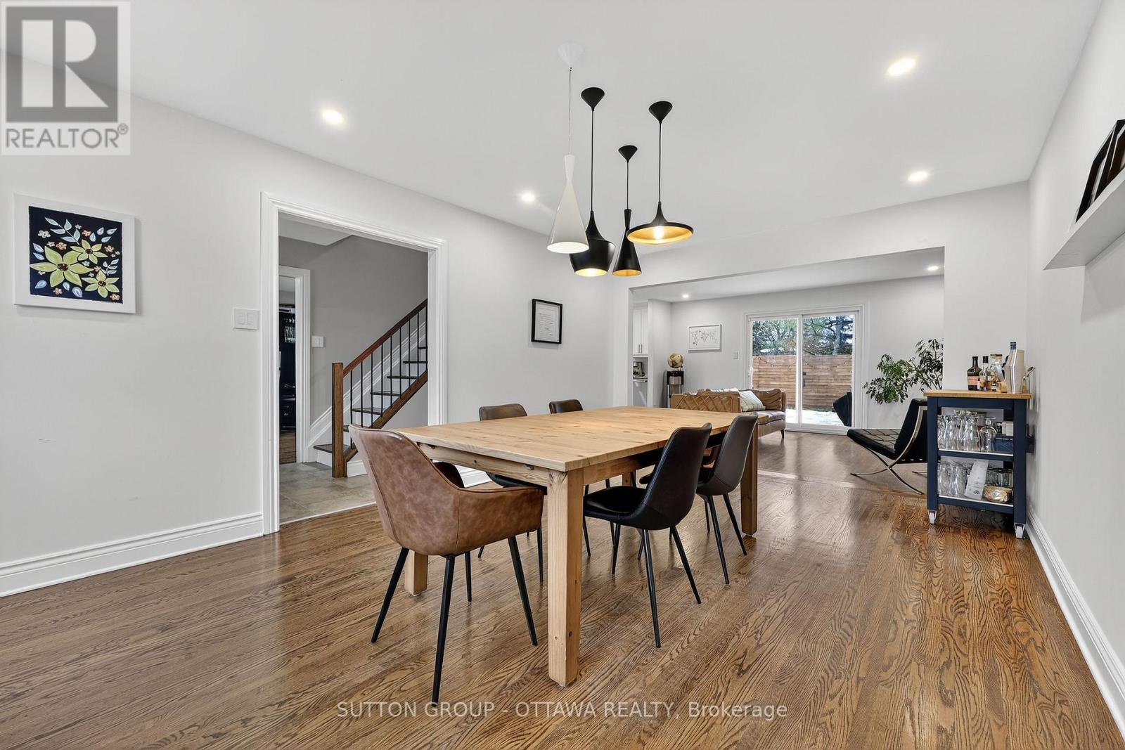 25 Southpark Drive, Ottawa, Ontario  K1B 3B8 - Photo 4 - X12568334