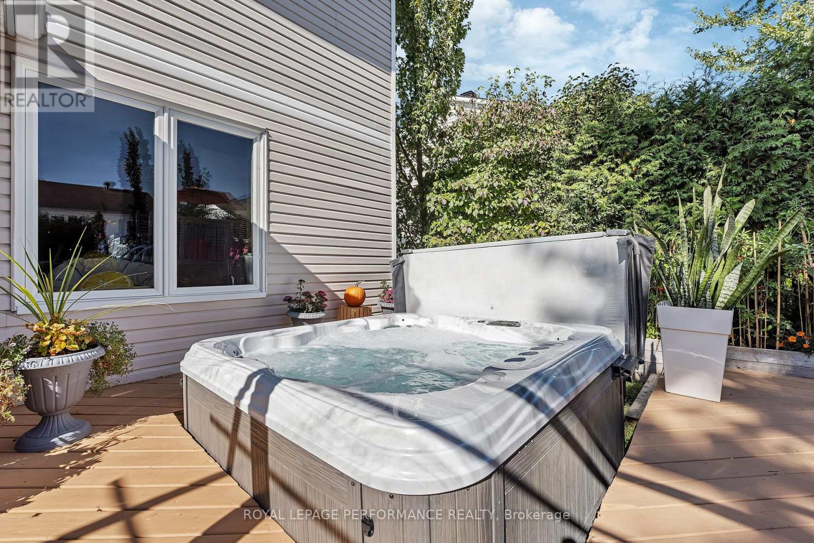 3084 Lemay Circle, Clarence-Rockland, Ontario  K4K 1A9 - Photo 38 - X12542352