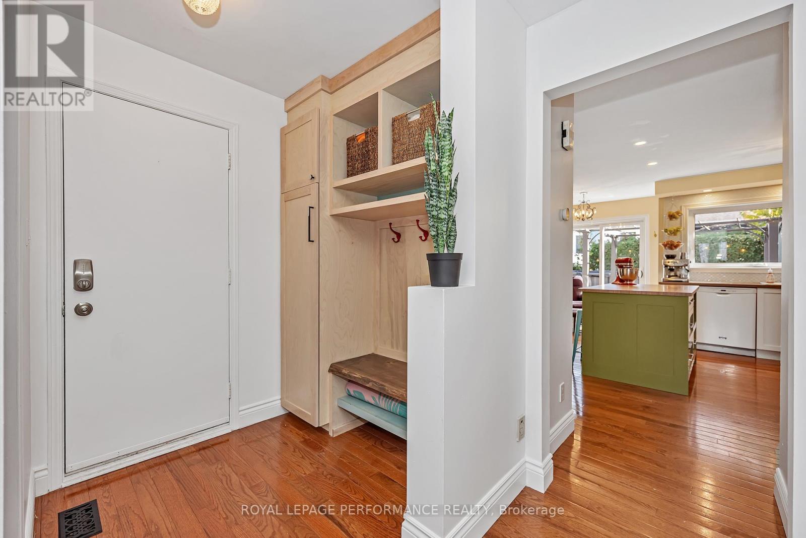 3084 Lemay Circle, Clarence-Rockland, Ontario  K4K 1A9 - Photo 5 - X12542352