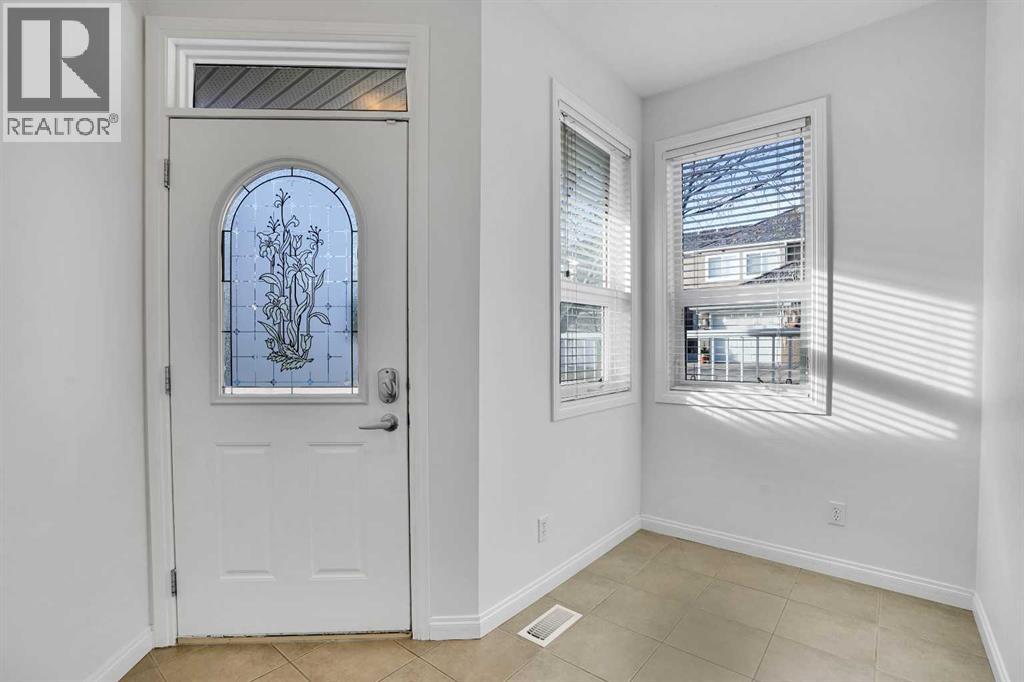 103 Royal Manor Nw, Calgary, Alberta  T3G 5T5 - Photo 3 - A2270234