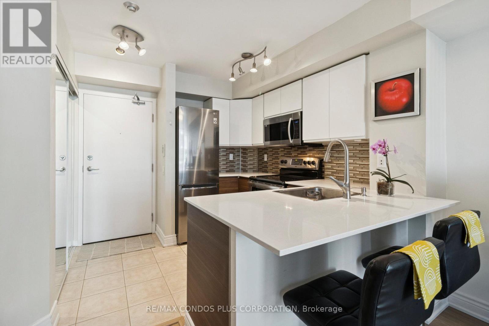 708 - 30 Harrison Garden Boulevard, Toronto, Ontario  M2N 7A9 - Photo 4 - C12568316