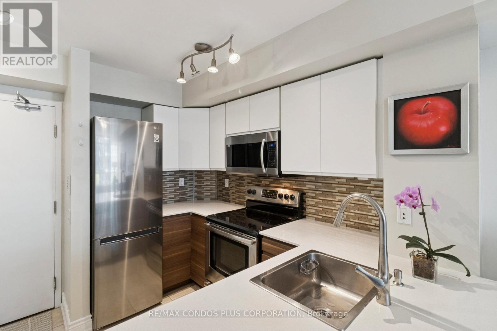 708 - 30 Harrison Garden Boulevard, Toronto, Ontario  M2N 7A9 - Photo 8 - C12568316