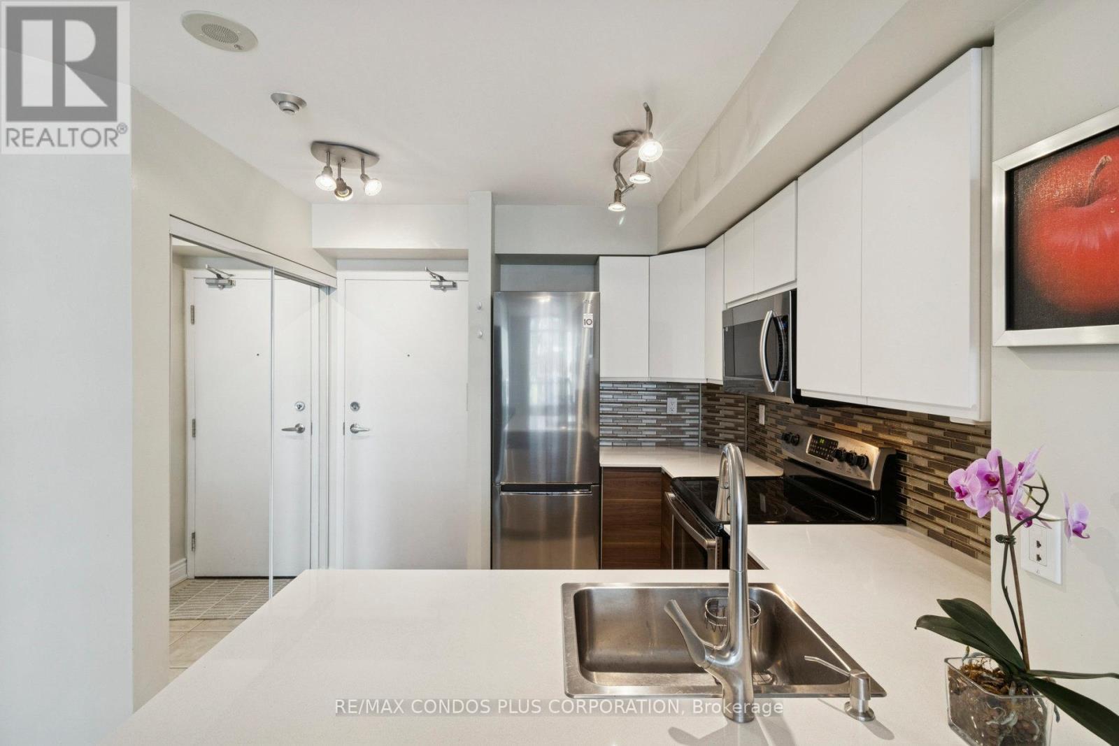 708 - 30 Harrison Garden Boulevard, Toronto, Ontario  M2N 7A9 - Photo 9 - C12568316