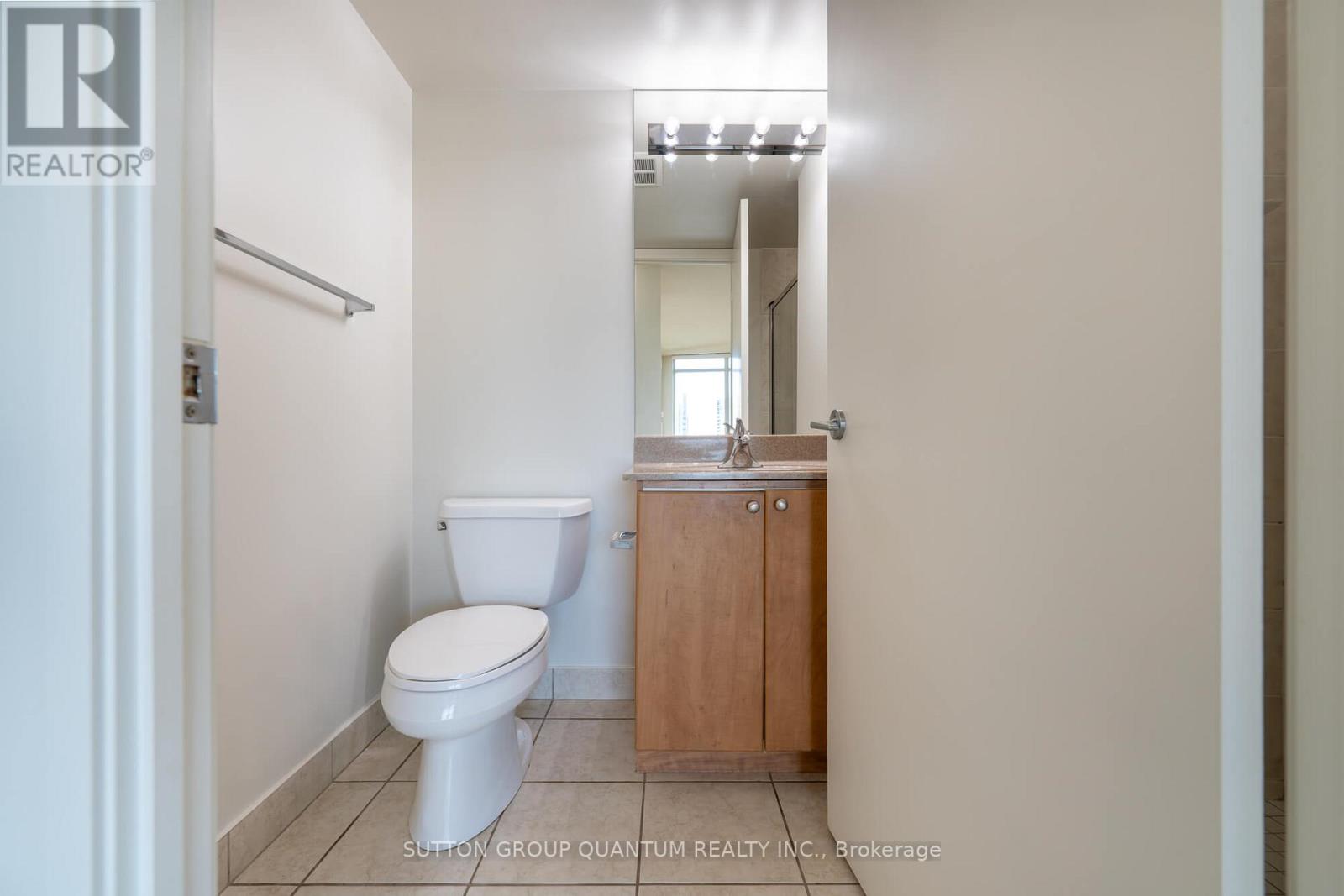 2203 - 219 Fort York Boulevard, Toronto, Ontario  M5V 1B1 - Photo 17 - C12568348