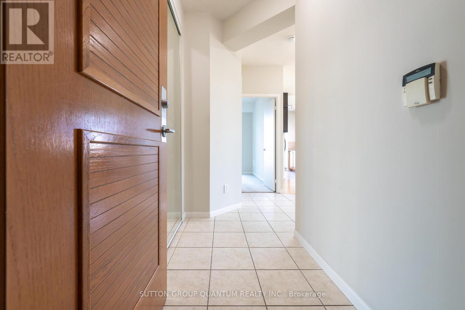 2203 - 219 Fort York Boulevard, Toronto, Ontario  M5V 1B1 - Photo 2 - C12568348