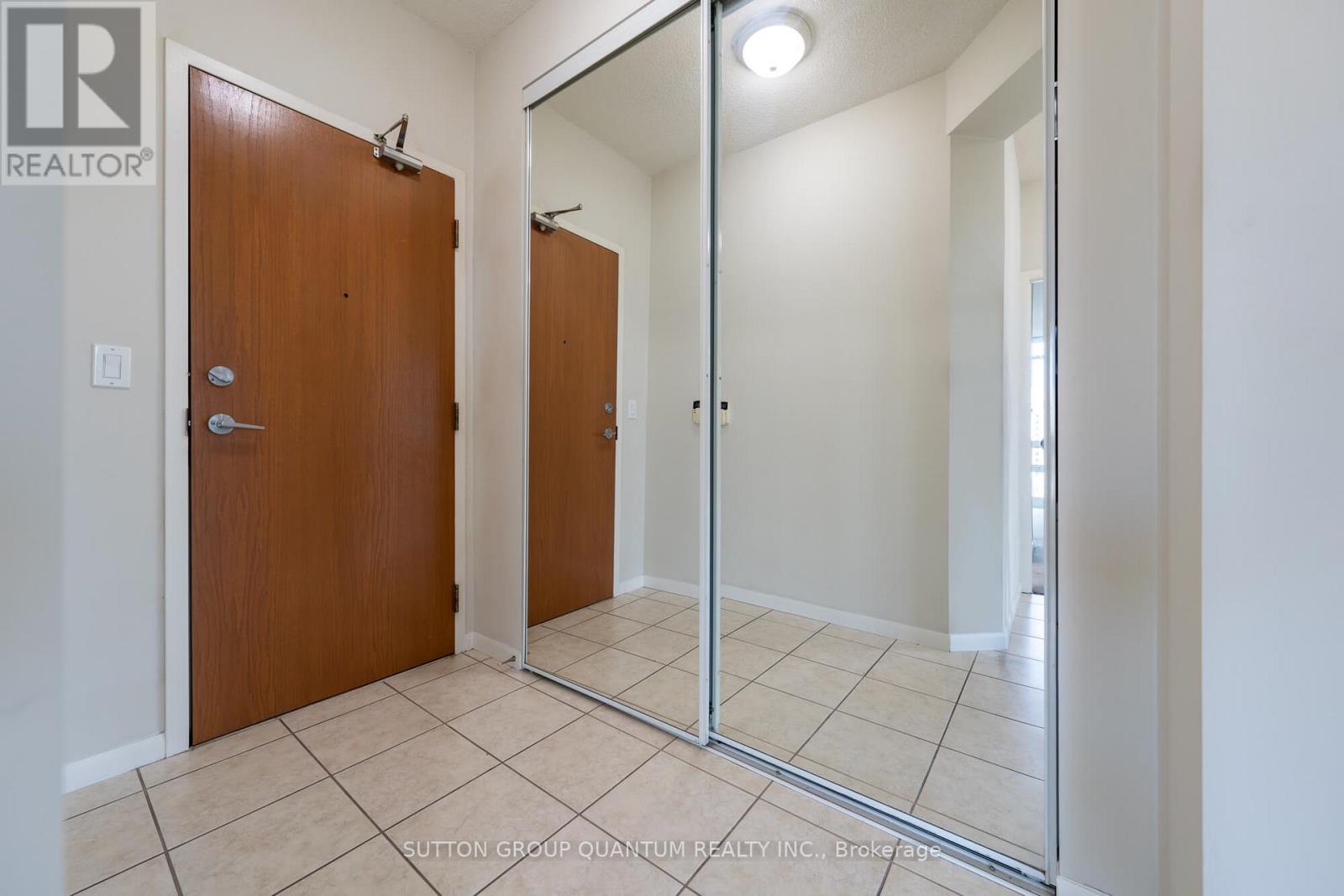 2203 - 219 Fort York Boulevard, Toronto, Ontario  M5V 1B1 - Photo 3 - C12568348