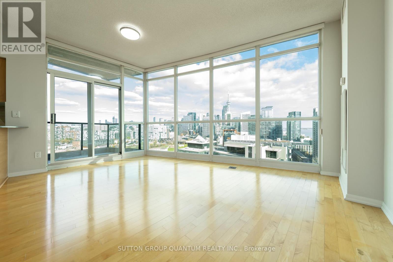 2203 - 219 Fort York Boulevard, Toronto, Ontario  M5V 1B1 - Photo 4 - C12568348