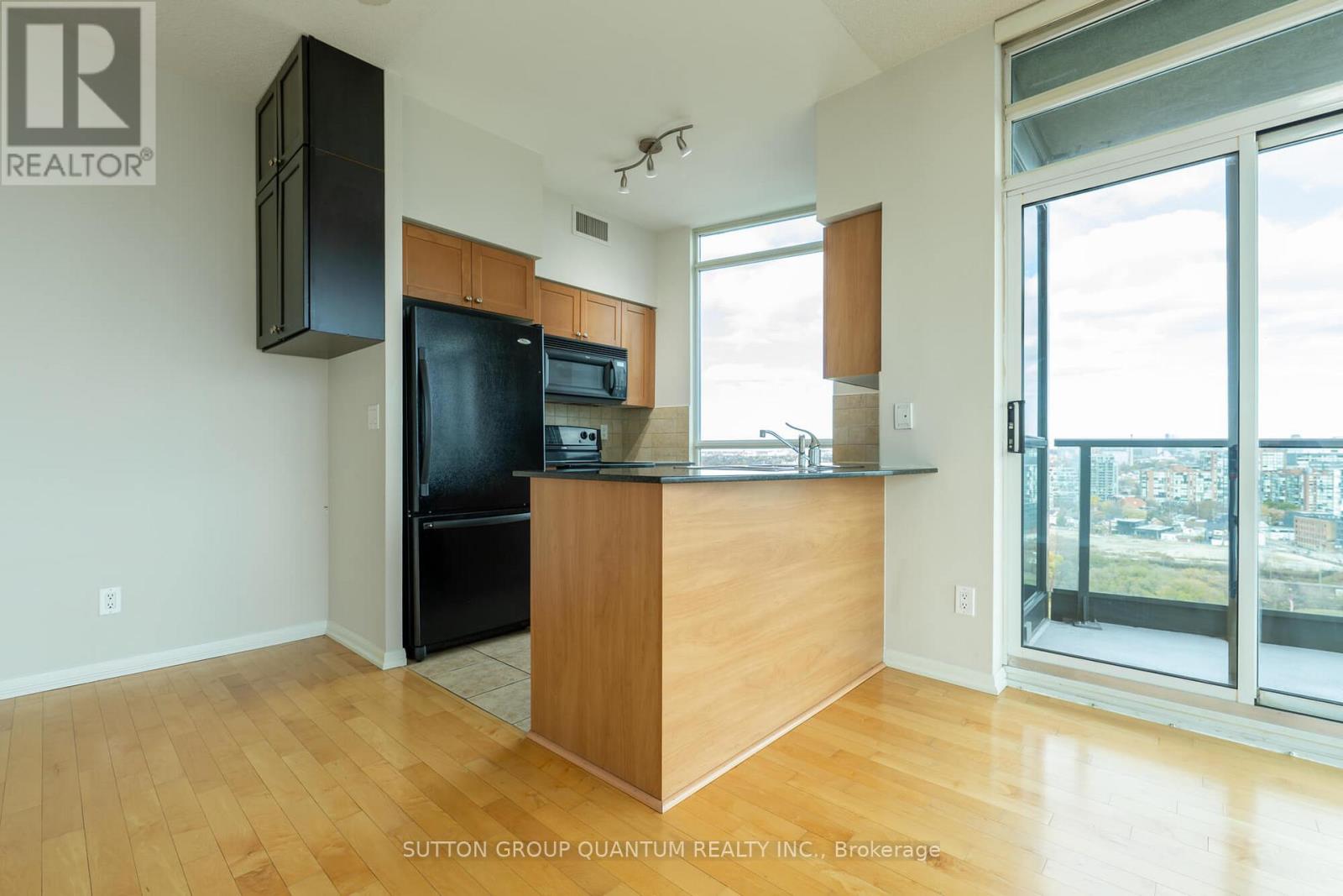 2203 - 219 Fort York Boulevard, Toronto, Ontario  M5V 1B1 - Photo 8 - C12568348