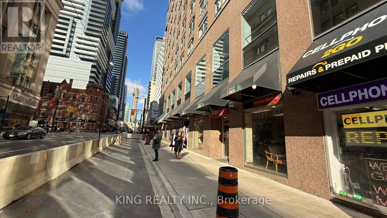 439 YONGE STREET, Toronto, Ontario