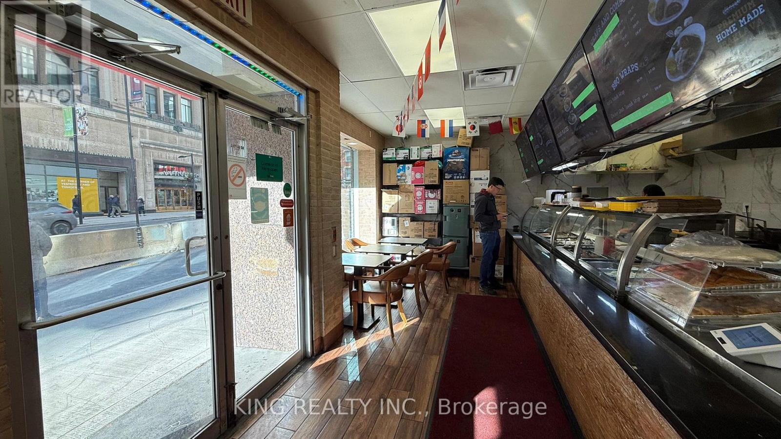 439 Yonge Street, Toronto, Ontario  M5B 1T3 - Photo 3 - C12568368