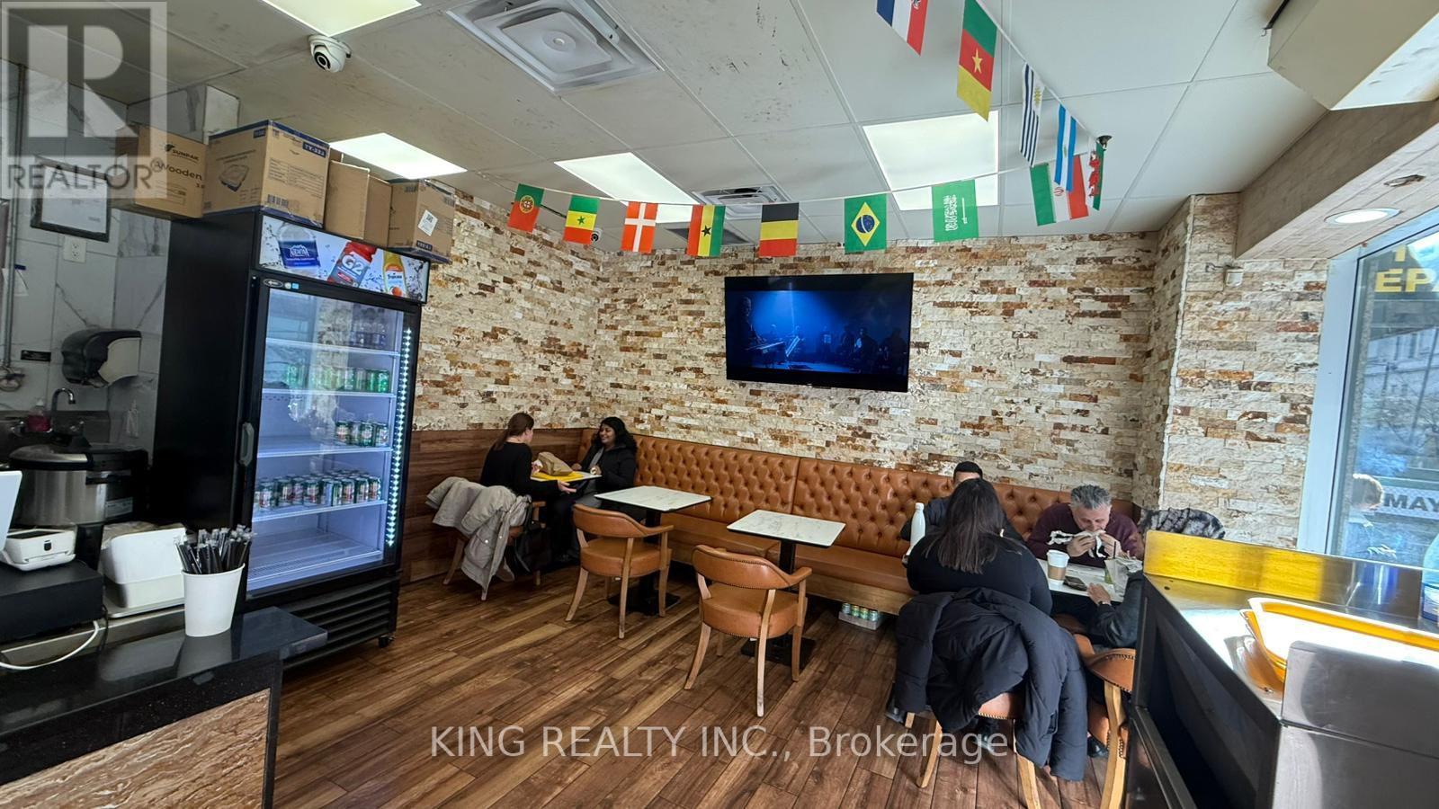 439 Yonge Street, Toronto, Ontario  M5B 1T3 - Photo 7 - C12568368