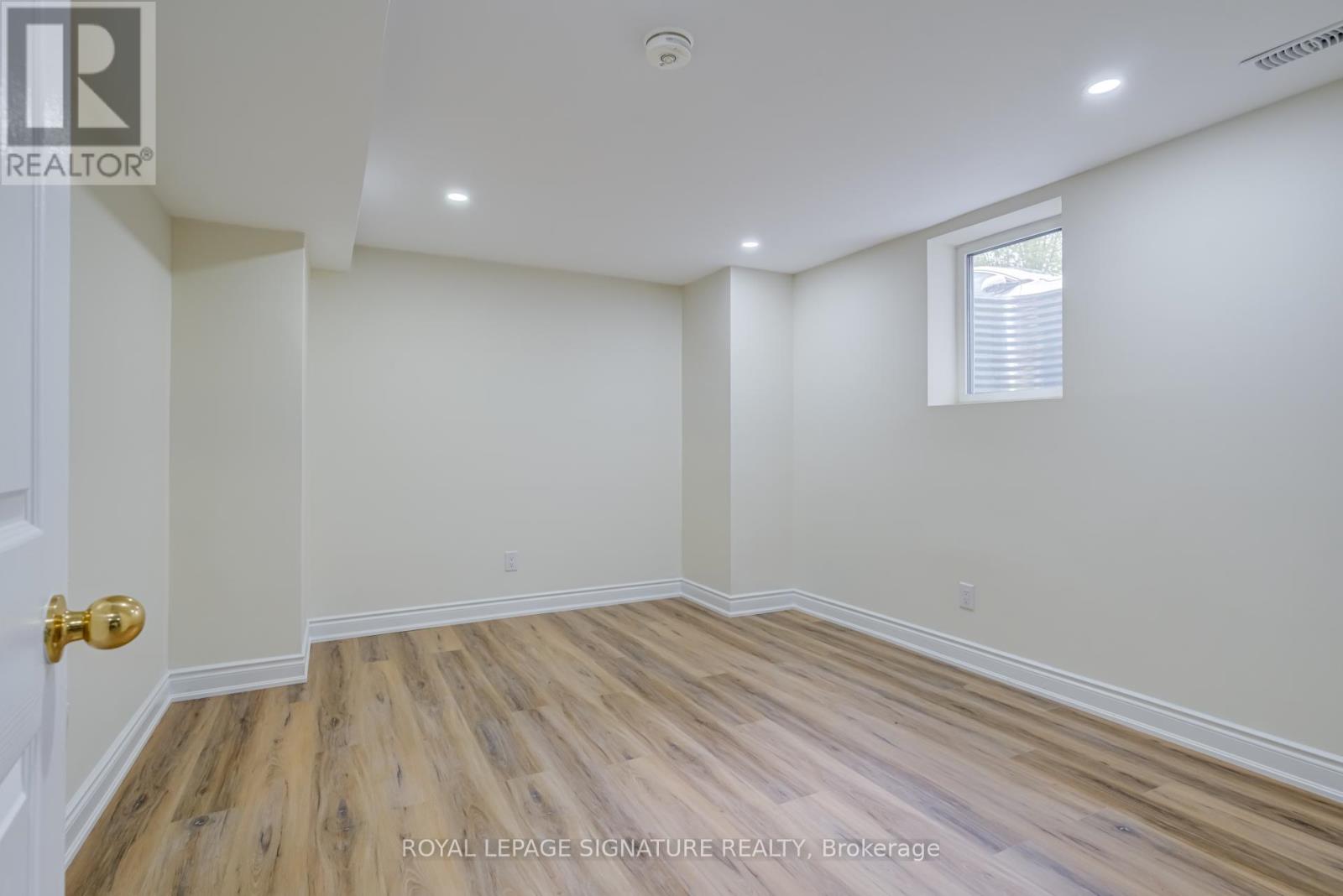 Lower - 854 Yates Drive, Milton, Ontario  L9T 0E5 - Photo 5 - W12468236