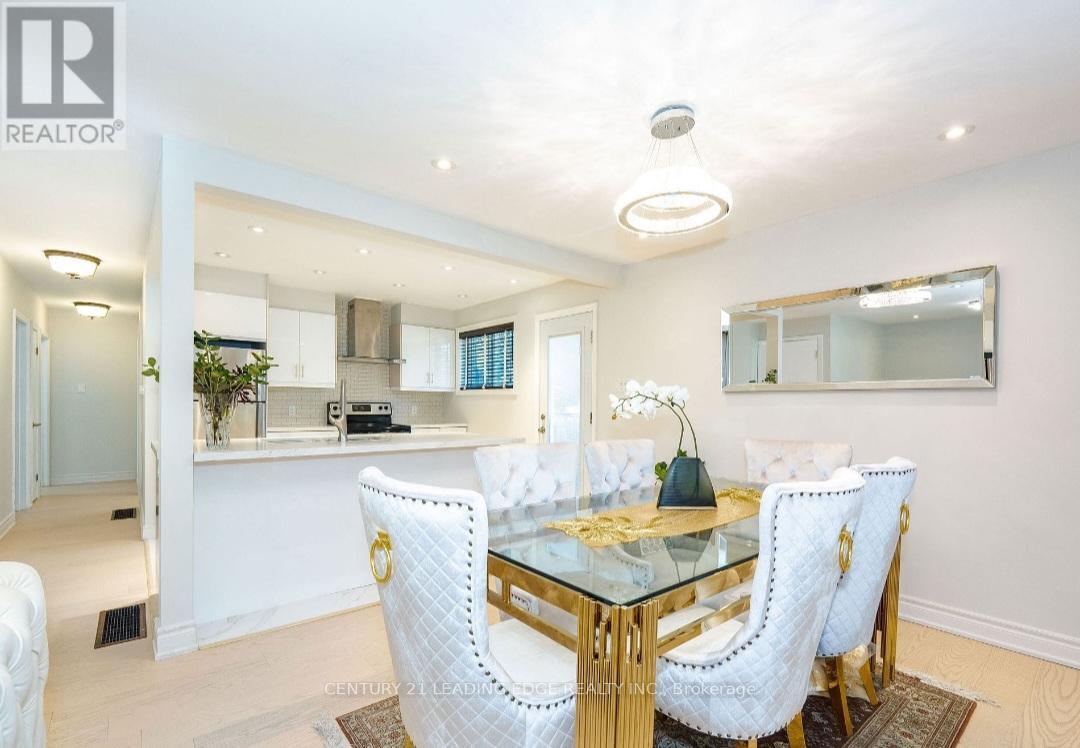 Main - 30 Foreht Crescent, Aurora, Ontario  L4G 3E8 - Photo 6 - N12568314